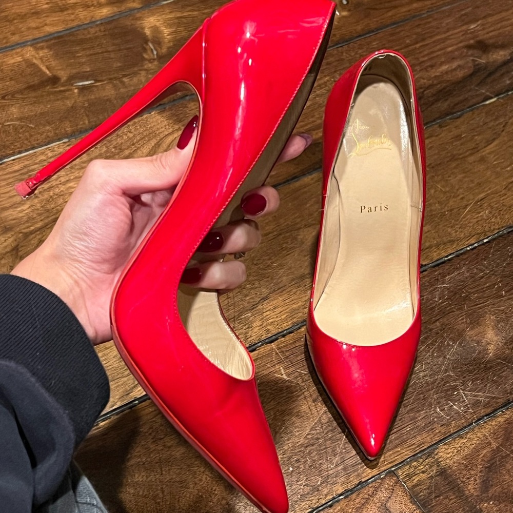 COPY - Christian Louboutin So Kate heels